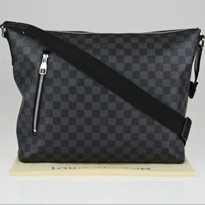 LOUIS VUITTON Damier Graphite Canvas Mick GM Messenger Bag